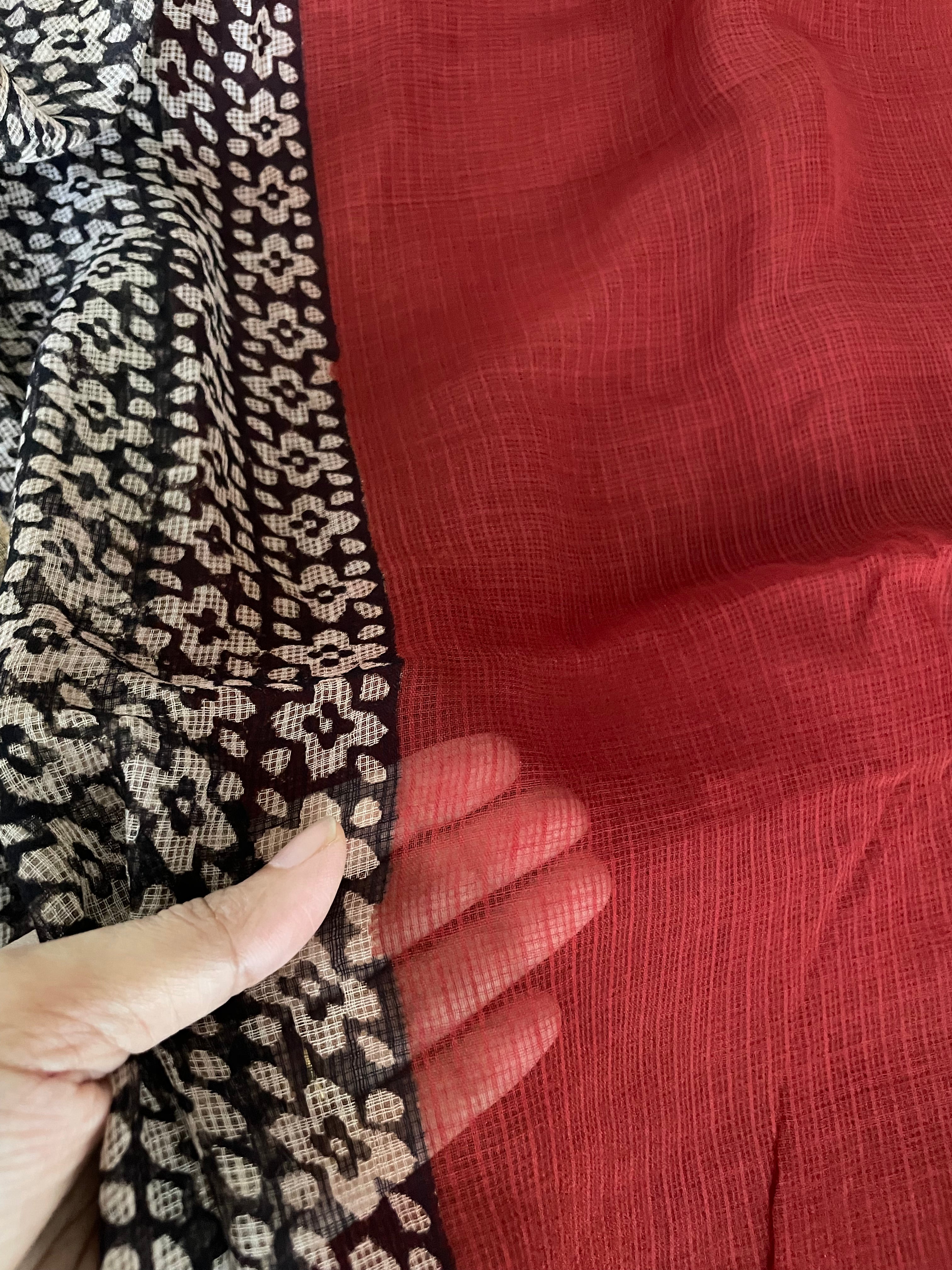 Doria in rusty red 1