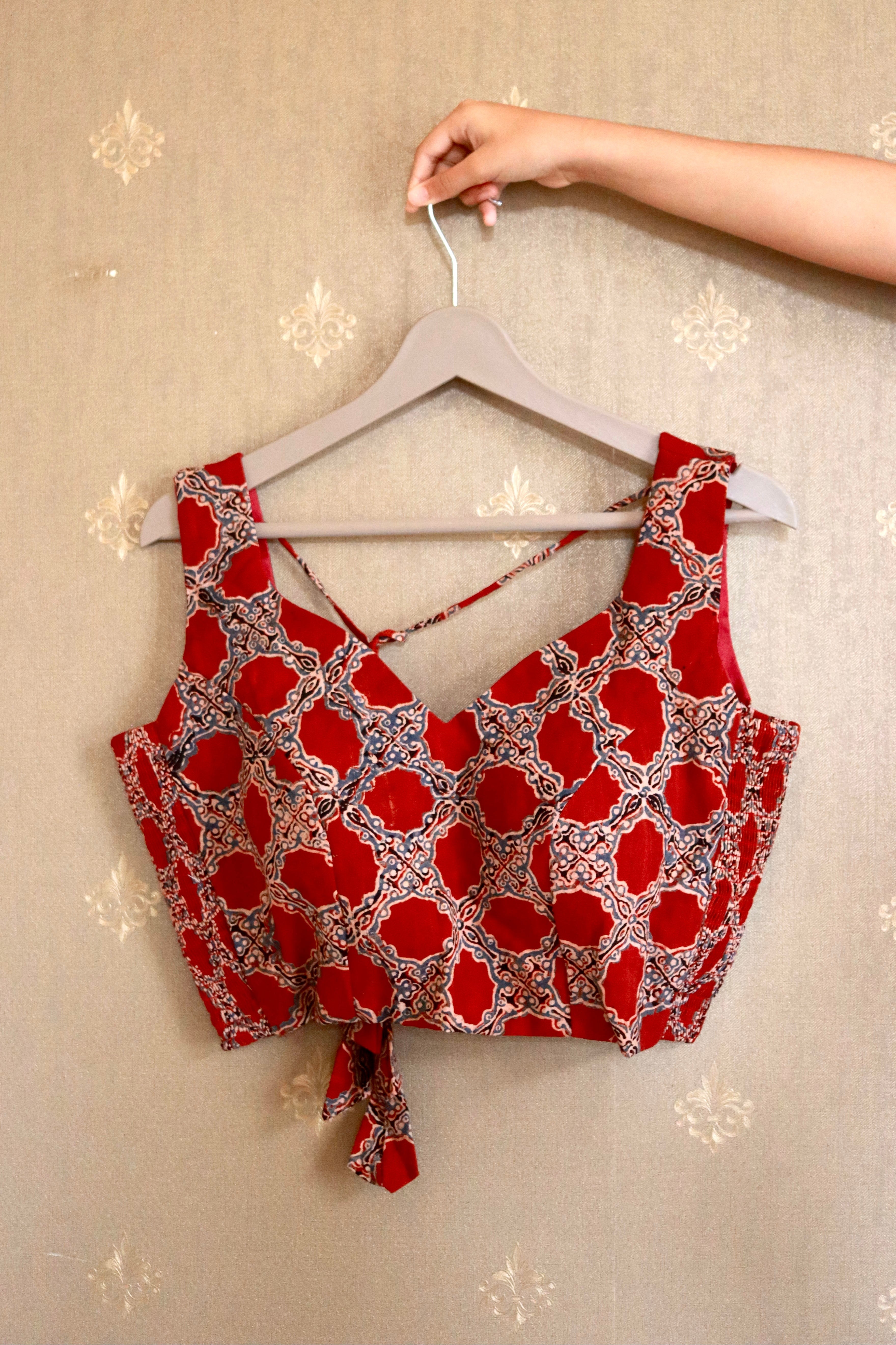Sweeheart in rust red