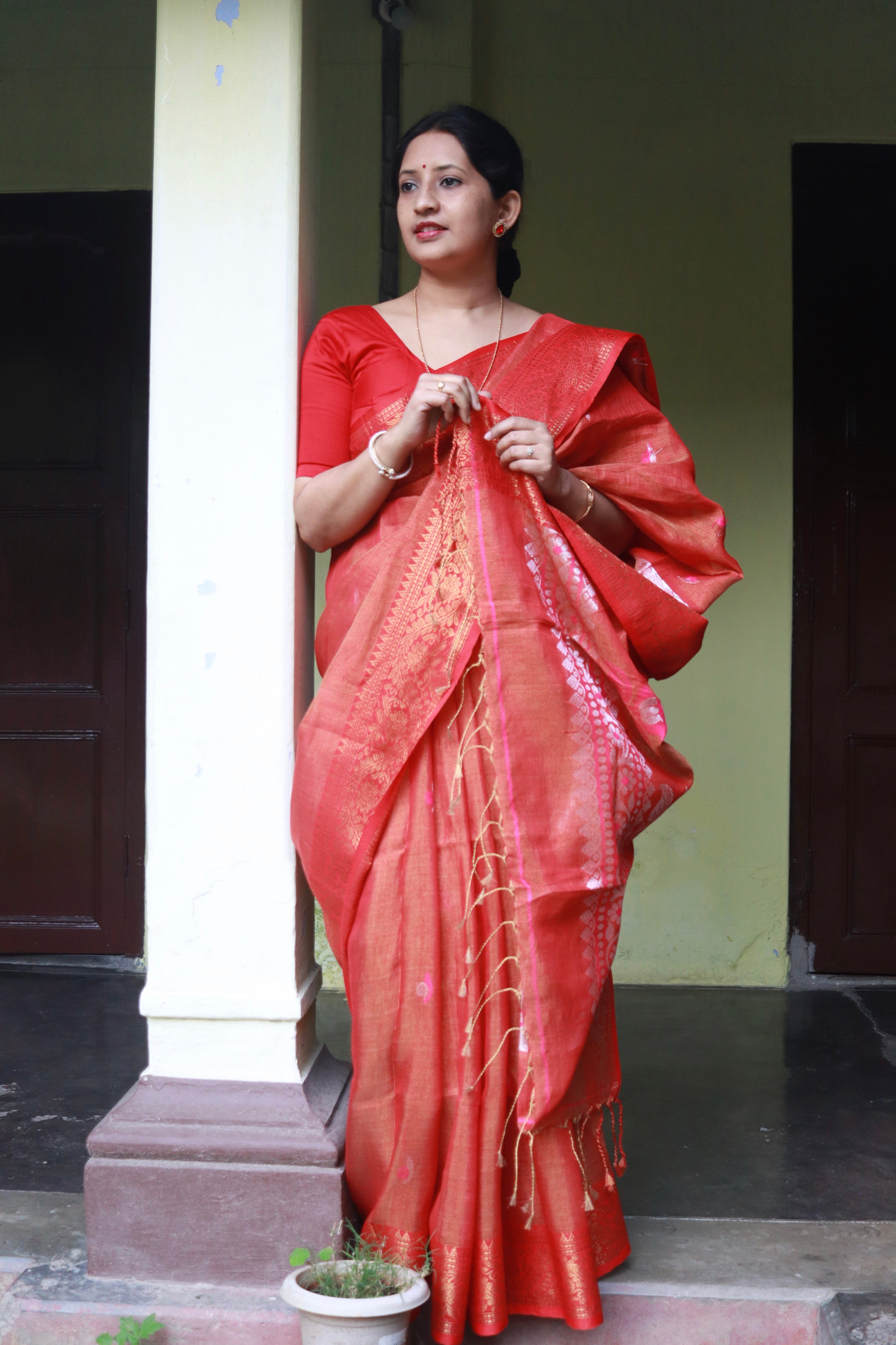 Lava bloom in banarsi linen