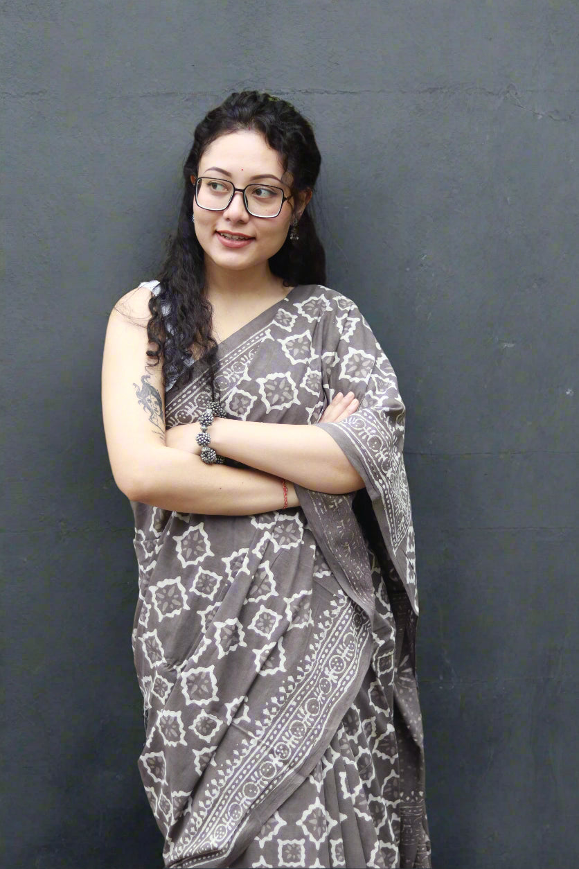 Khaki in dabu