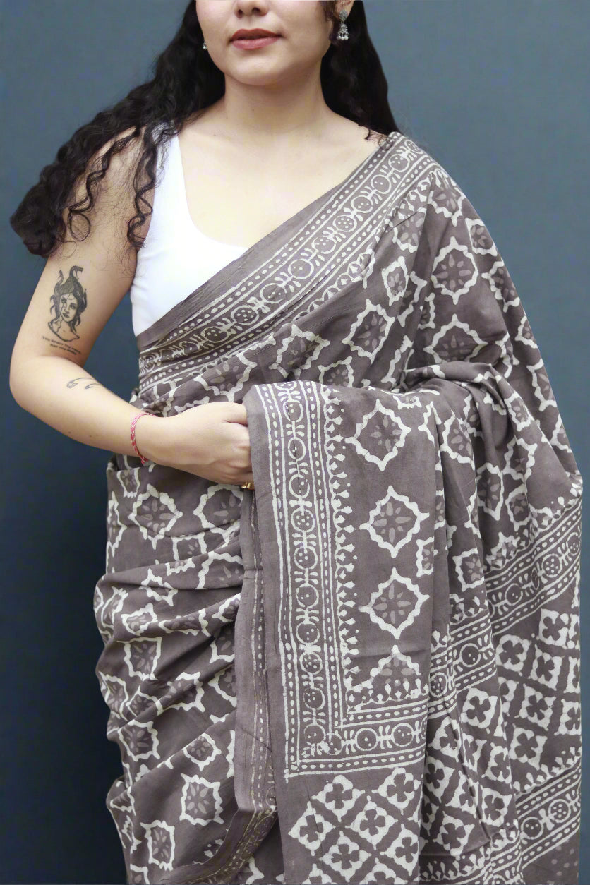 Khaki in dabu
