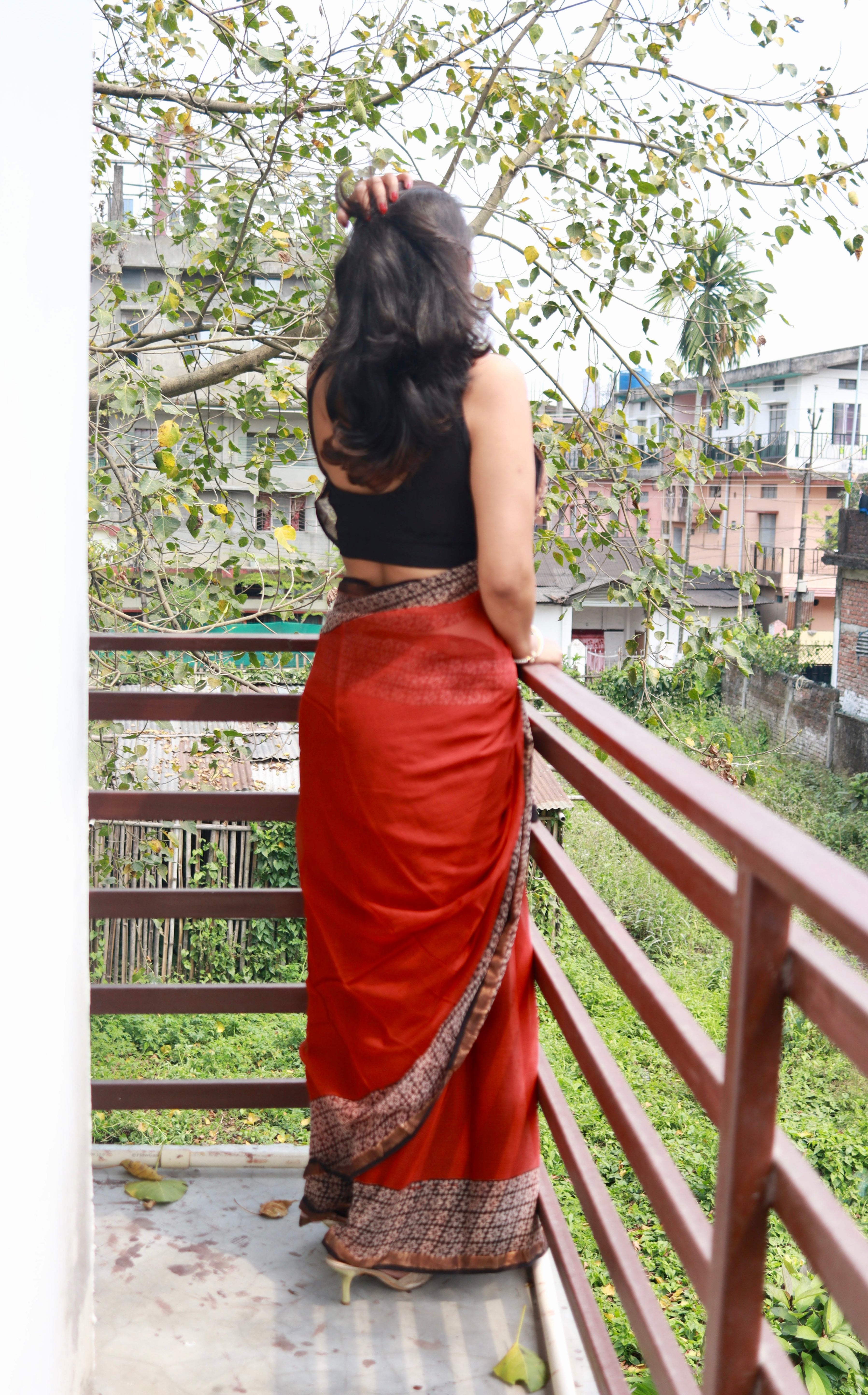 Doria in rusty red 1