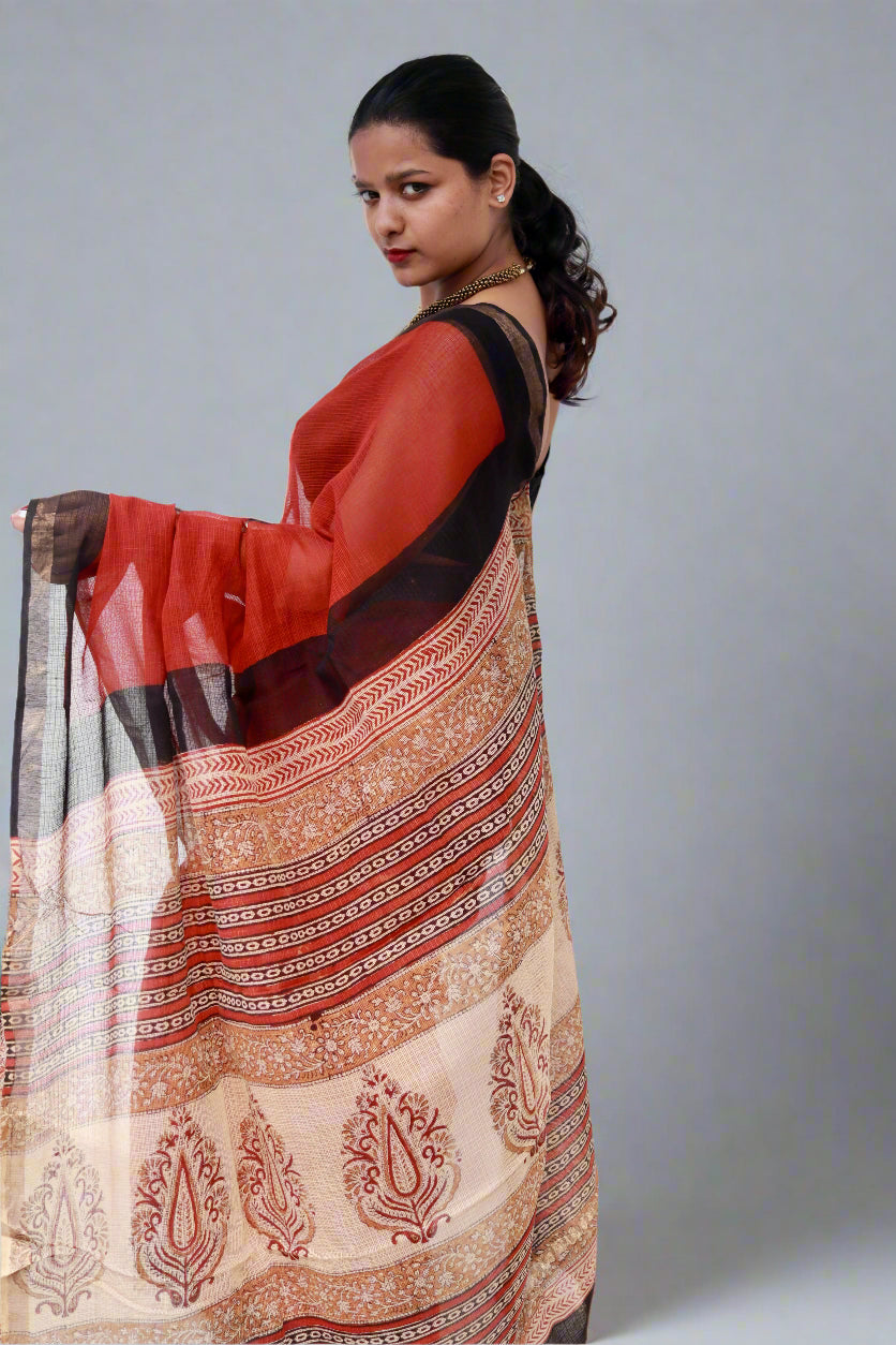 Doria in rusty red 2