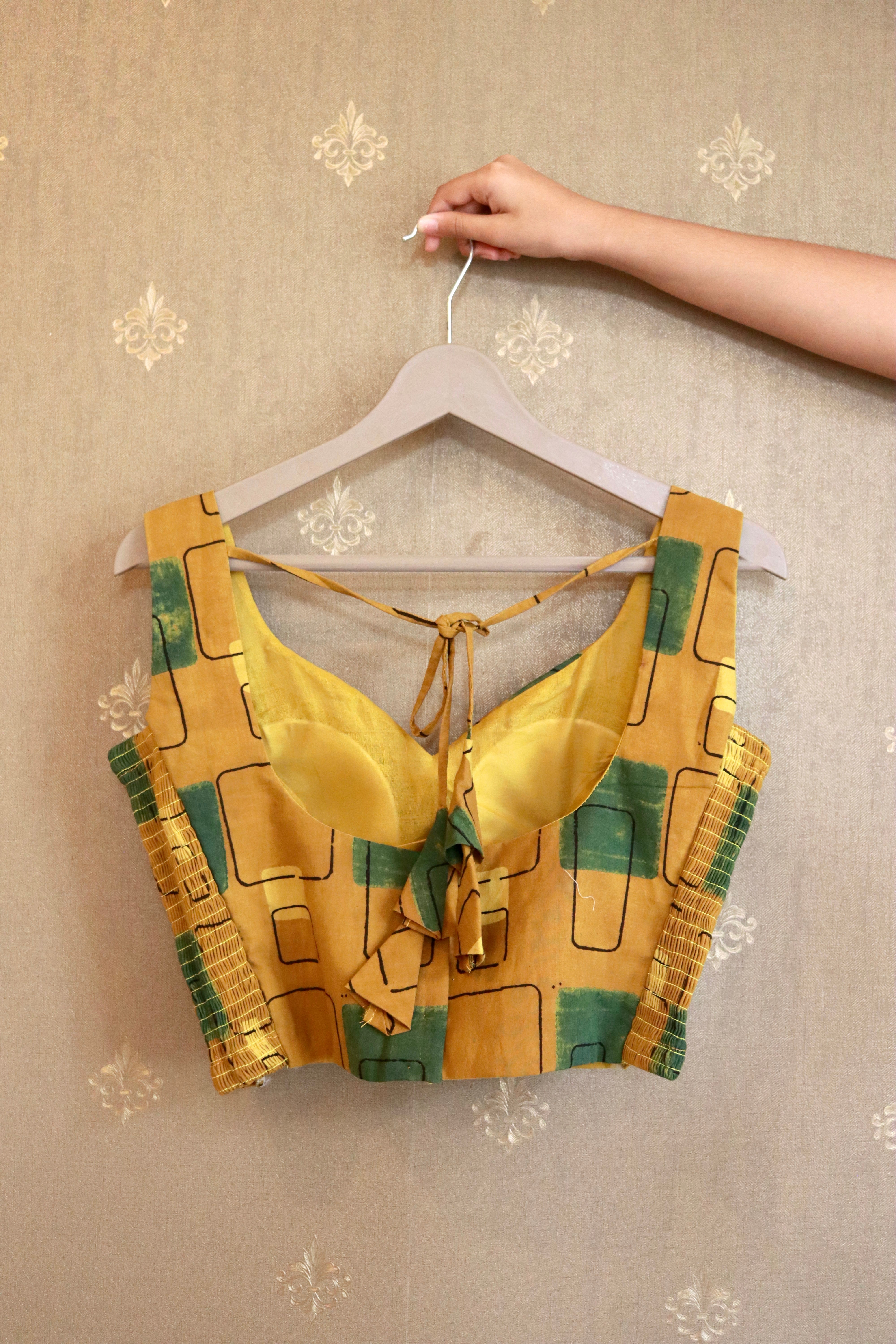 Sweetheart in mustard yellow