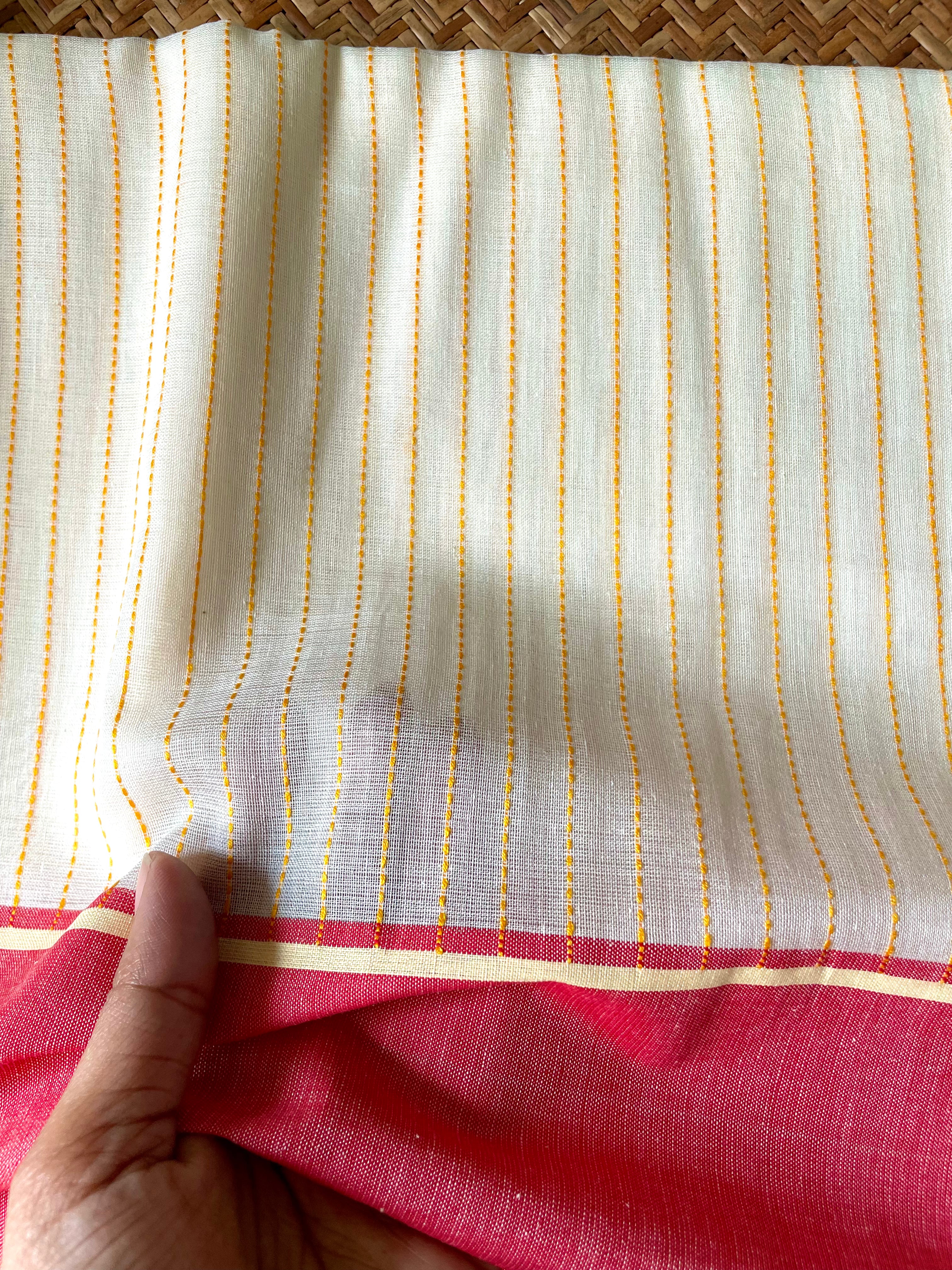 Halka Kantha (laal-shaada)