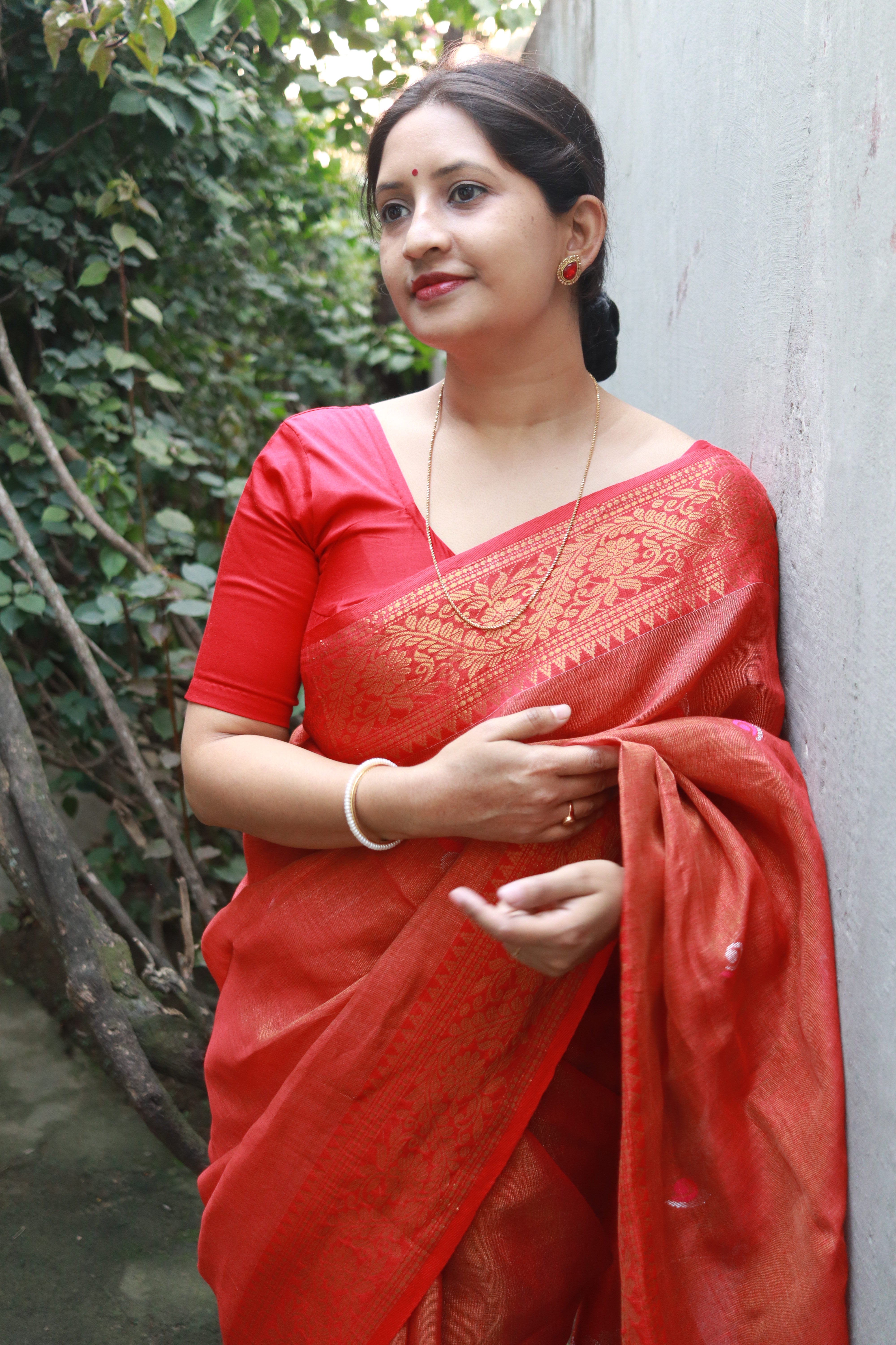 Lava bloom in banarsi linen