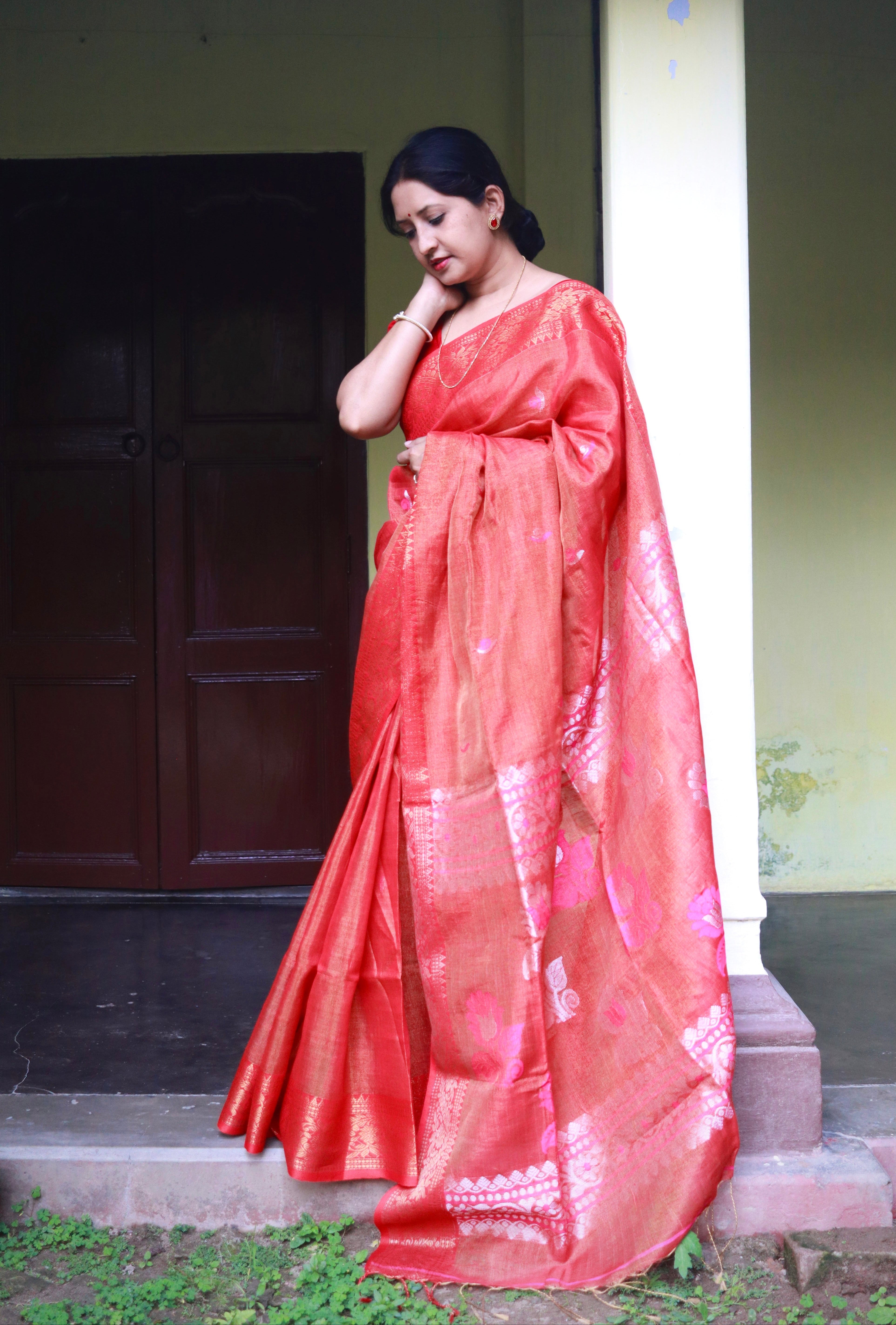 Lava bloom in banarsi linen