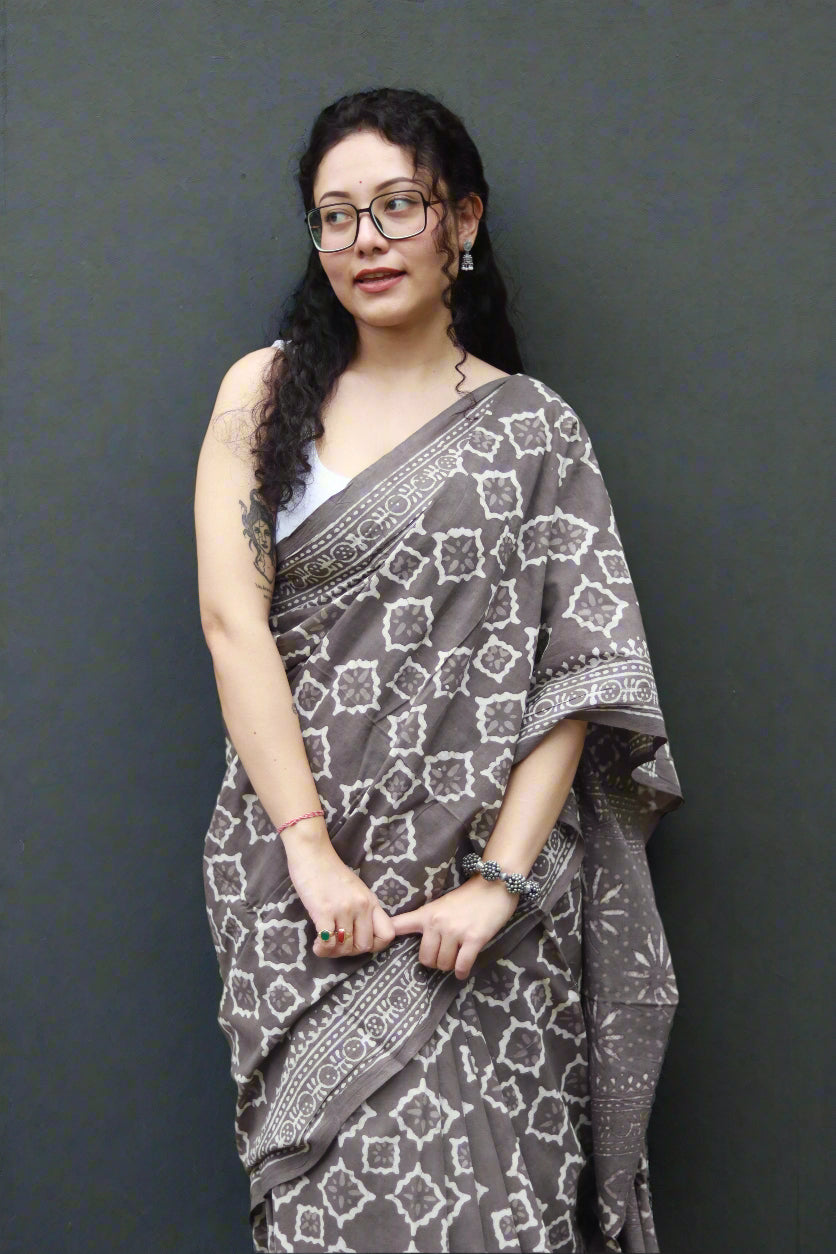 Khaki in dabu