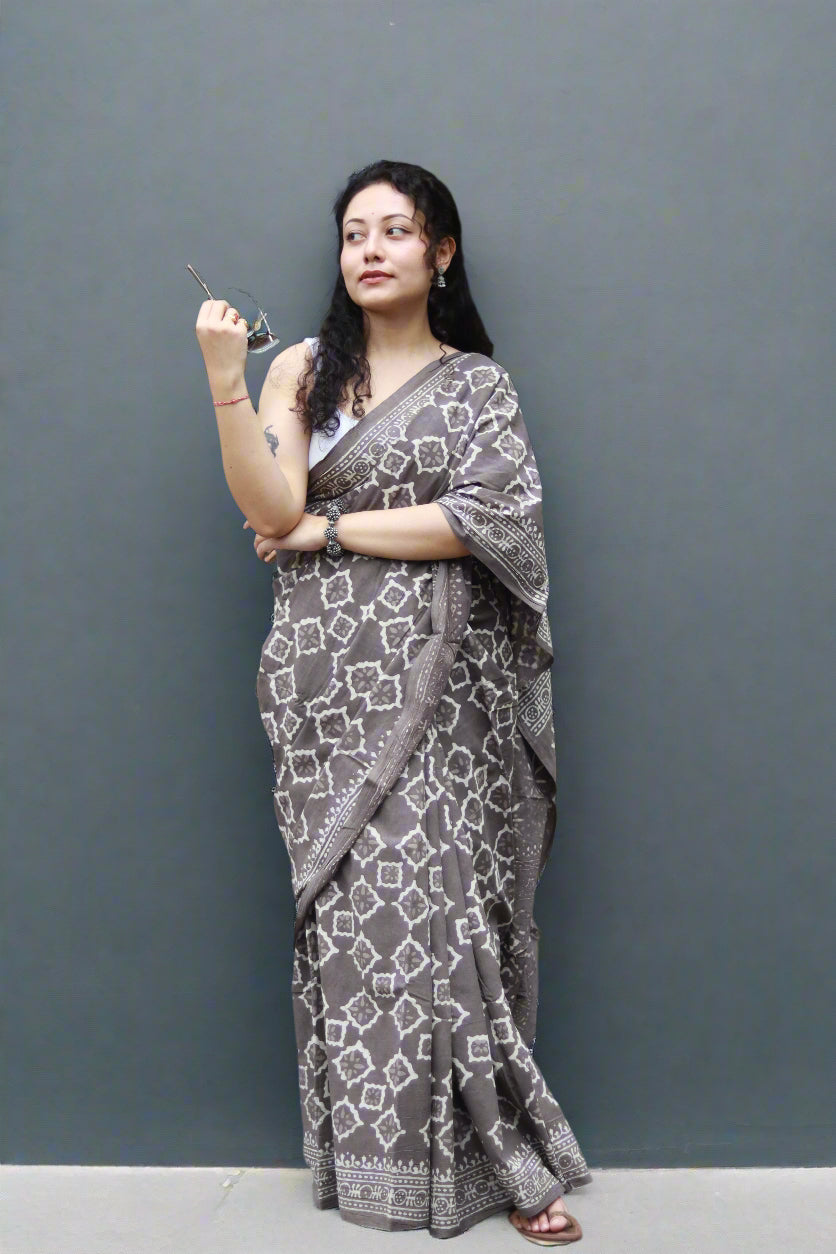 Khaki in dabu