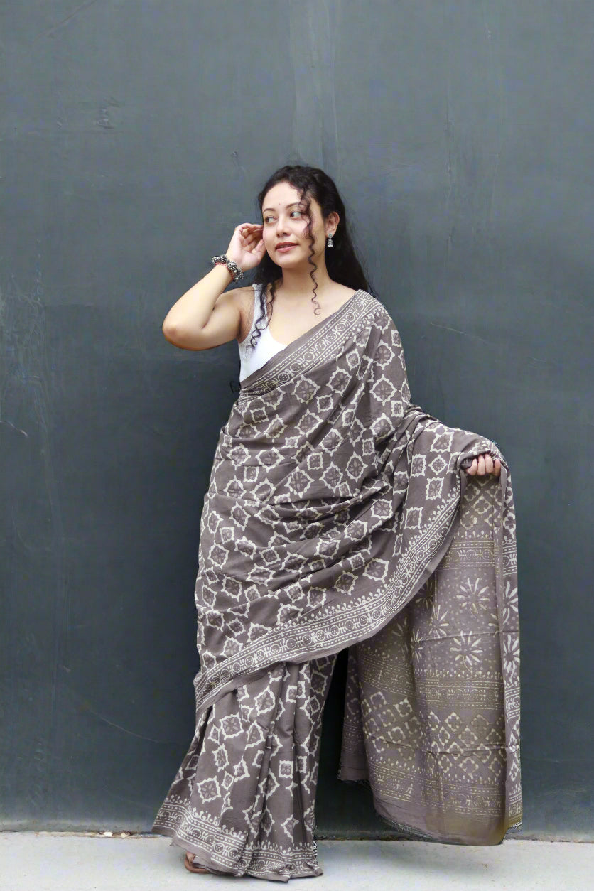 Khaki in dabu